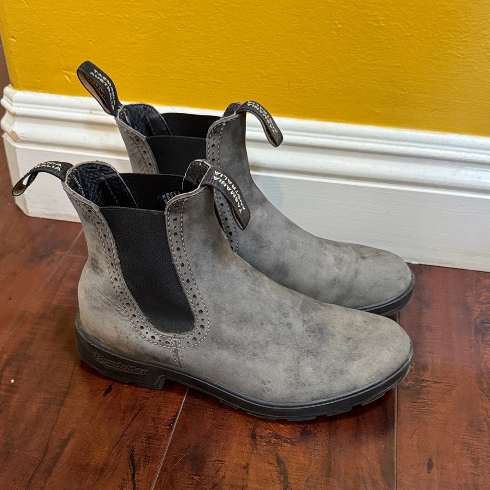 Blundstone women’s Charcoal Chelsea Boots